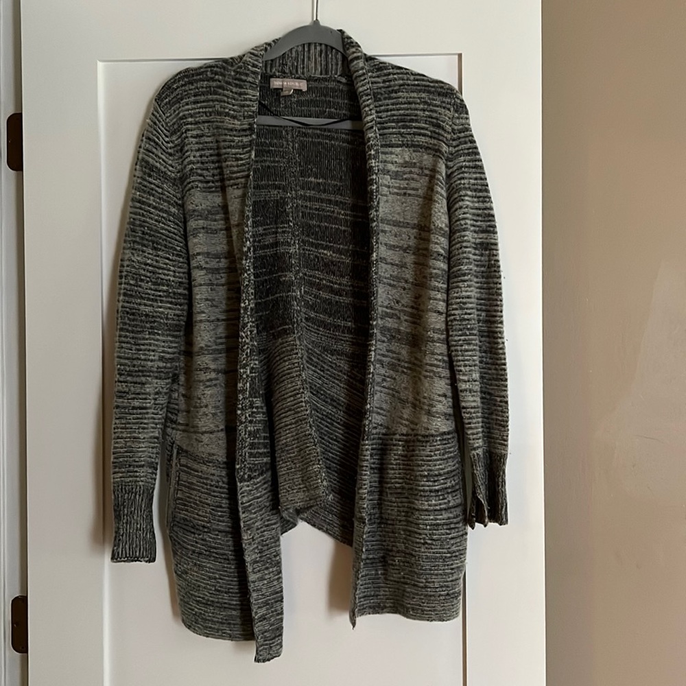 Banana republic sweater wrap with pockets!